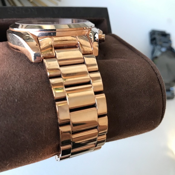Michael Kors MMK Rose gold and Navy watch Bradshaw - Picture 3 of 4